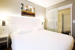 une chambre double lille, hotels lille, lille hotels, se loger à lille, booking lille, calm hotel, hotel calm lille