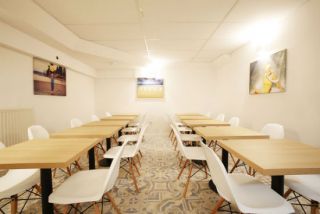 une salle de réunion lille, hotels lille, lille hotels, se loger à lille, booking lille, calm hotel, hotel calm lille