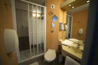une salle de bain lille, hotels lille, lille hotels, hotel, hotel tourcoing, dormir à lille, dormir à tourcoing, comfort hotel, comfort hotel lille