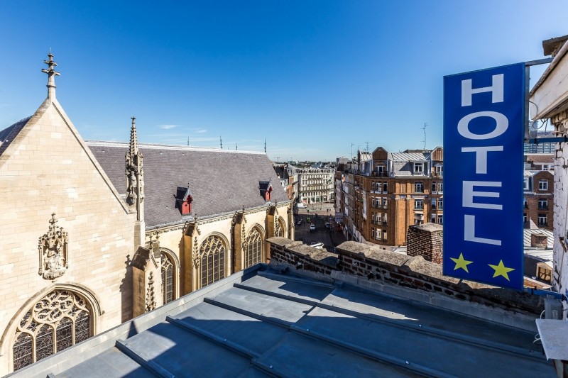 vue sur l'église Saint Maurice Lille, se loger lille, hotels lille, lille hotels, reserver lille, booking lille, saint maurice, hotel saint maurice lille